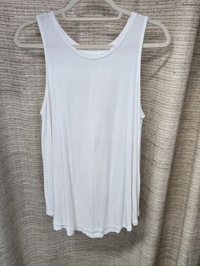 Old Navy White Scoop Neck Tank Top